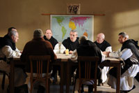 Michael Lonsdale, Jean-Marie Frin, Philippe Laudenbach, Jacques Herlin, Xavier Maly, Loïc Pichon, Olivier Rabourdin, Lambert Wilson - Des hommes et des dieux