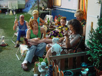 Ton Kas, Jenny Arean, Laus Steenbeeke, Bianca Krijgsman, Carry Tefsen, Loes Luca - 't Vrije Schaep (met de 5 Pooten)