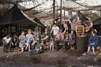 Donald Sutherland, Elliott Gould, Rene Auberjonois, Bud Cort, John Schuck, Danny Goldman, Corey Fischer, Carl Gottlieb, Timothy Brown, Dawne Damon, Ken Prymus, Kim Atwood - MASH