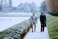 Robin Williams, Sam Neill - Bicentennial Man
