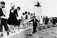 Marcello Mastroianni, Anouk Aimee, Sandra Milo - 8 1/2