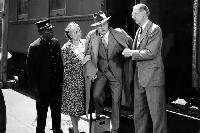 Joseph Cotten, Edward Fielding, Clarence Muse, Sarah Edwards - Shadow of a Doubt